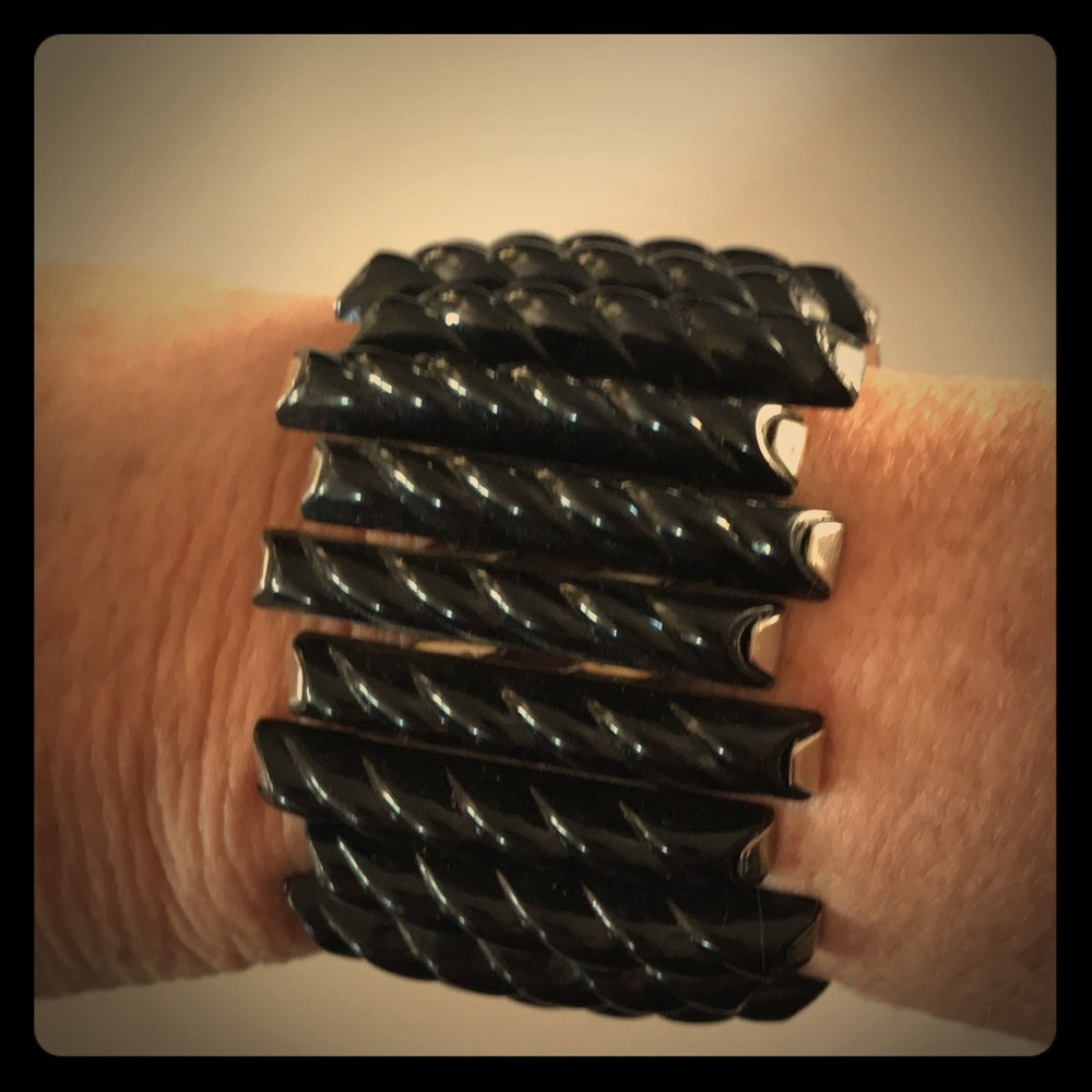 Black bead stretch bracelet